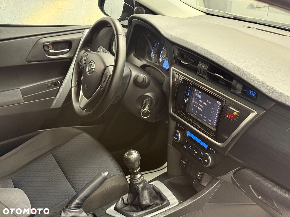 Toyota Auris - 11