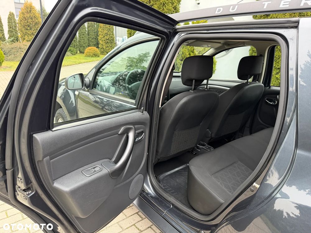 Dacia Duster 1.6 Laureate 4x4 - 29