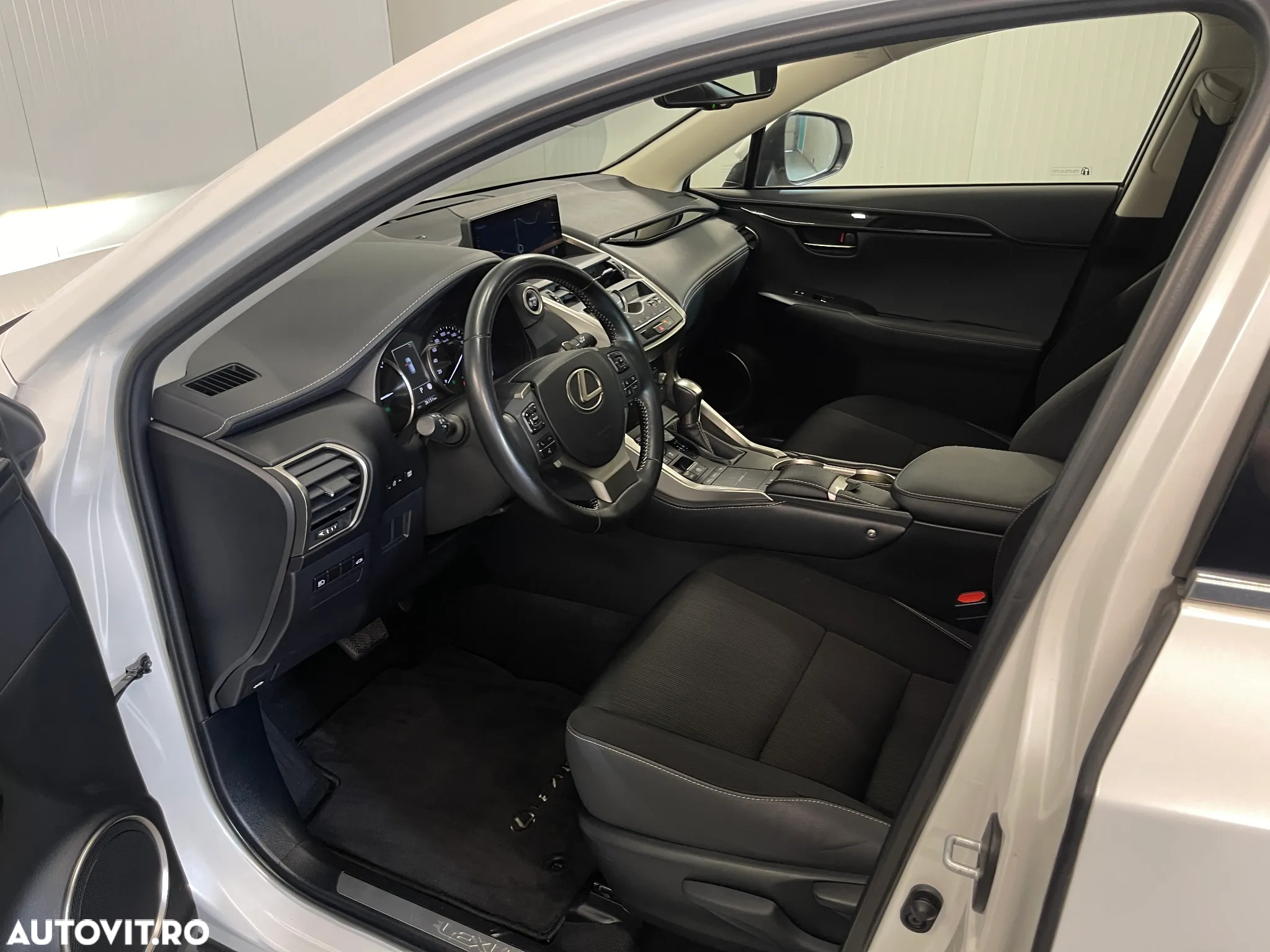 Lexus Seria NX 300h AWD Business - 5