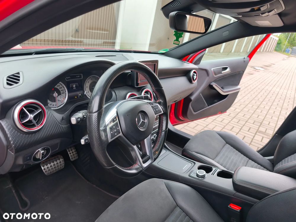 Mercedes-Benz Klasa A 180 (BlueEFFICIENCY) 7G-DCT AMG Sport - 29