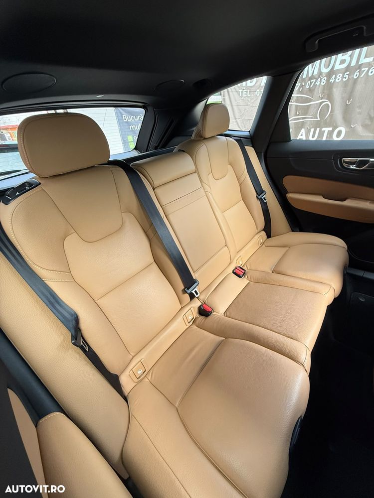 Volvo XC 60 D4 AWD Momentum - 7