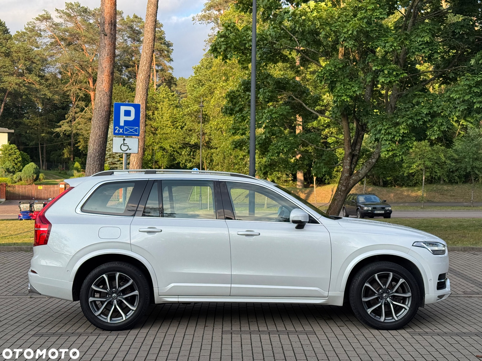 Volvo XC 90 D5 AWD Momentum - 5