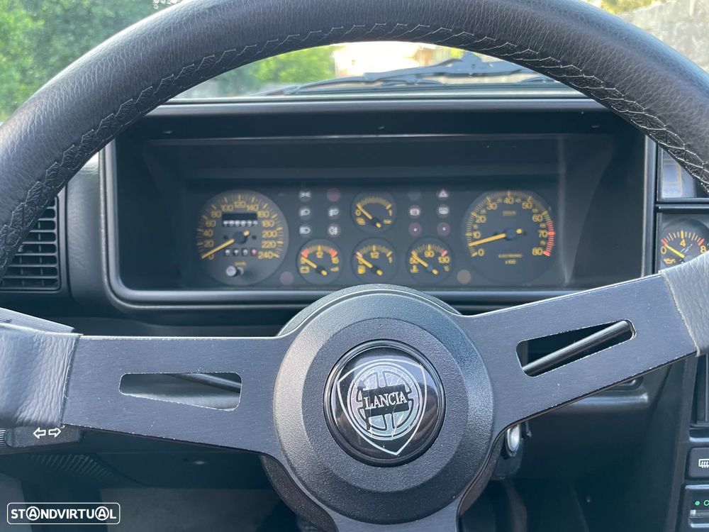 Lancia Delta 1.6 HF Turbo - 11