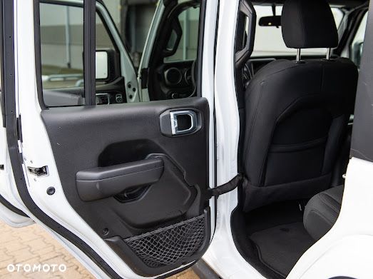 Jeep Wrangler - 23