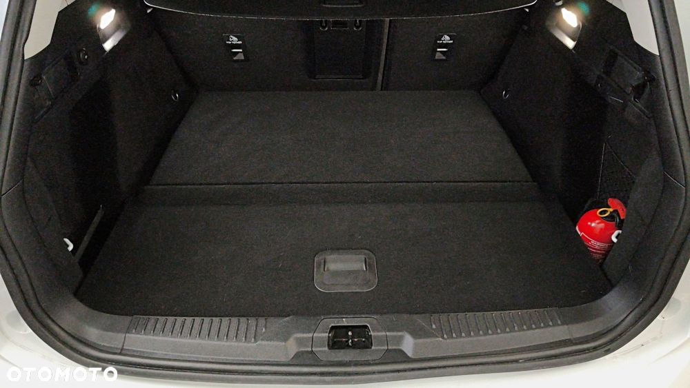 Ford Focus 1.0 EcoBoost mHEV Titanium X - 12