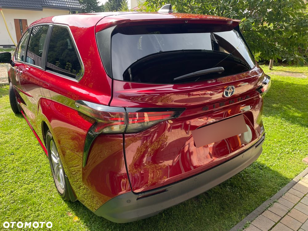 Toyota Sienna - 6