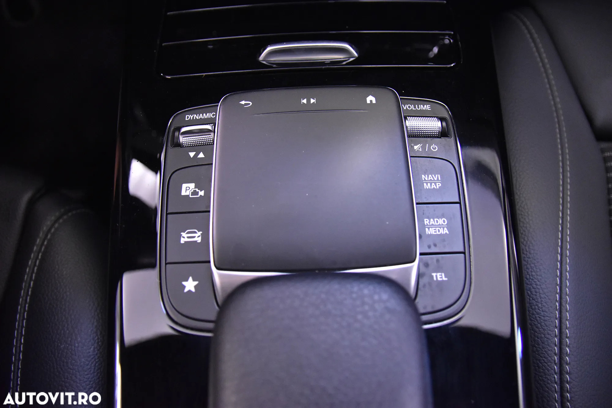 Mercedes-Benz CLA 180 7G-DCT - 17