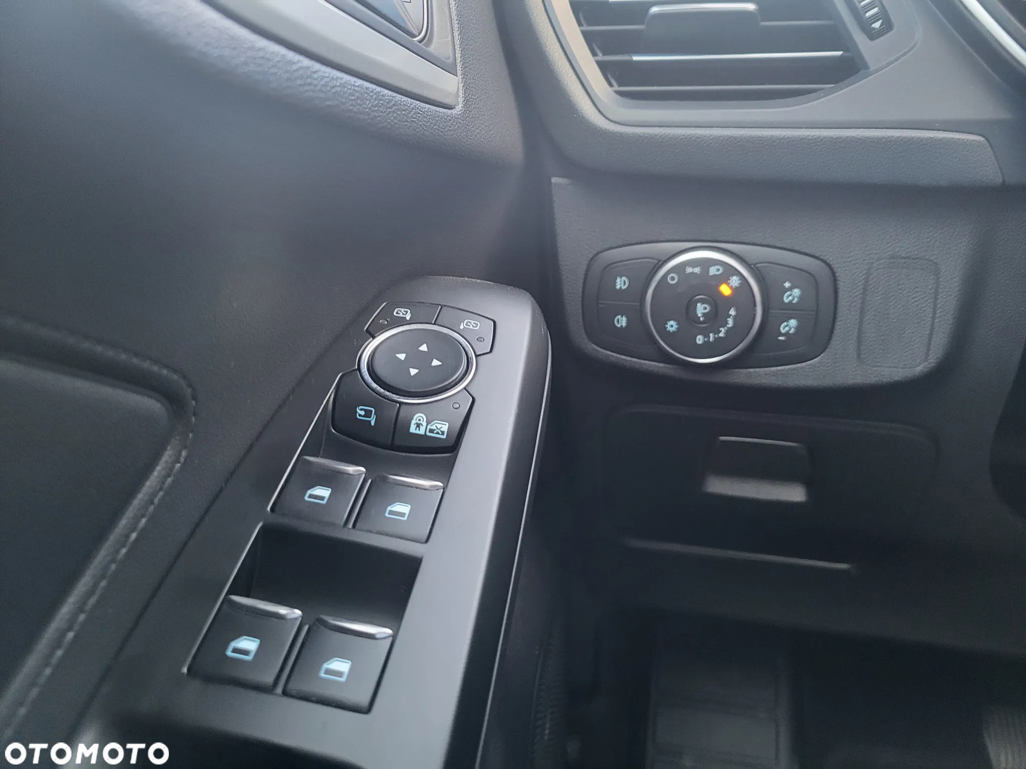 Ford Focus 1.0 EcoBoost Trend Edition Business - 17