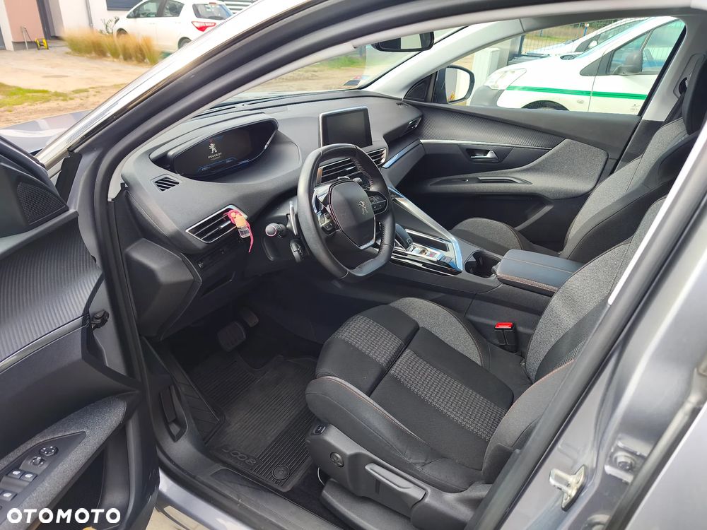 Peugeot 3008 1.2 PureTech GPF Active S&S EAT8 - 7