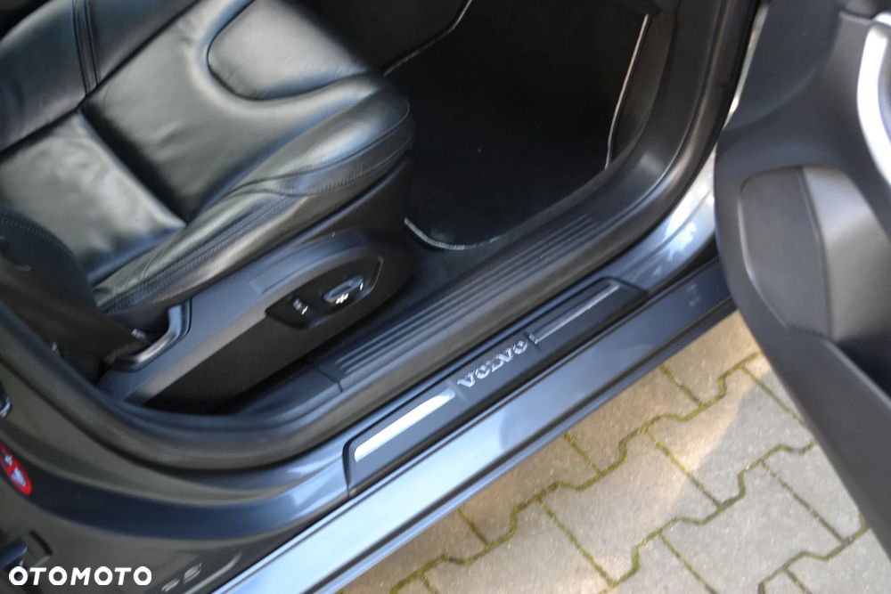 Volvo V40 - 25