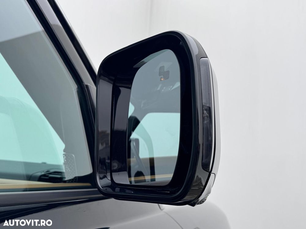 Land Rover Defender 110 3.0 P400 MHEV X - 8