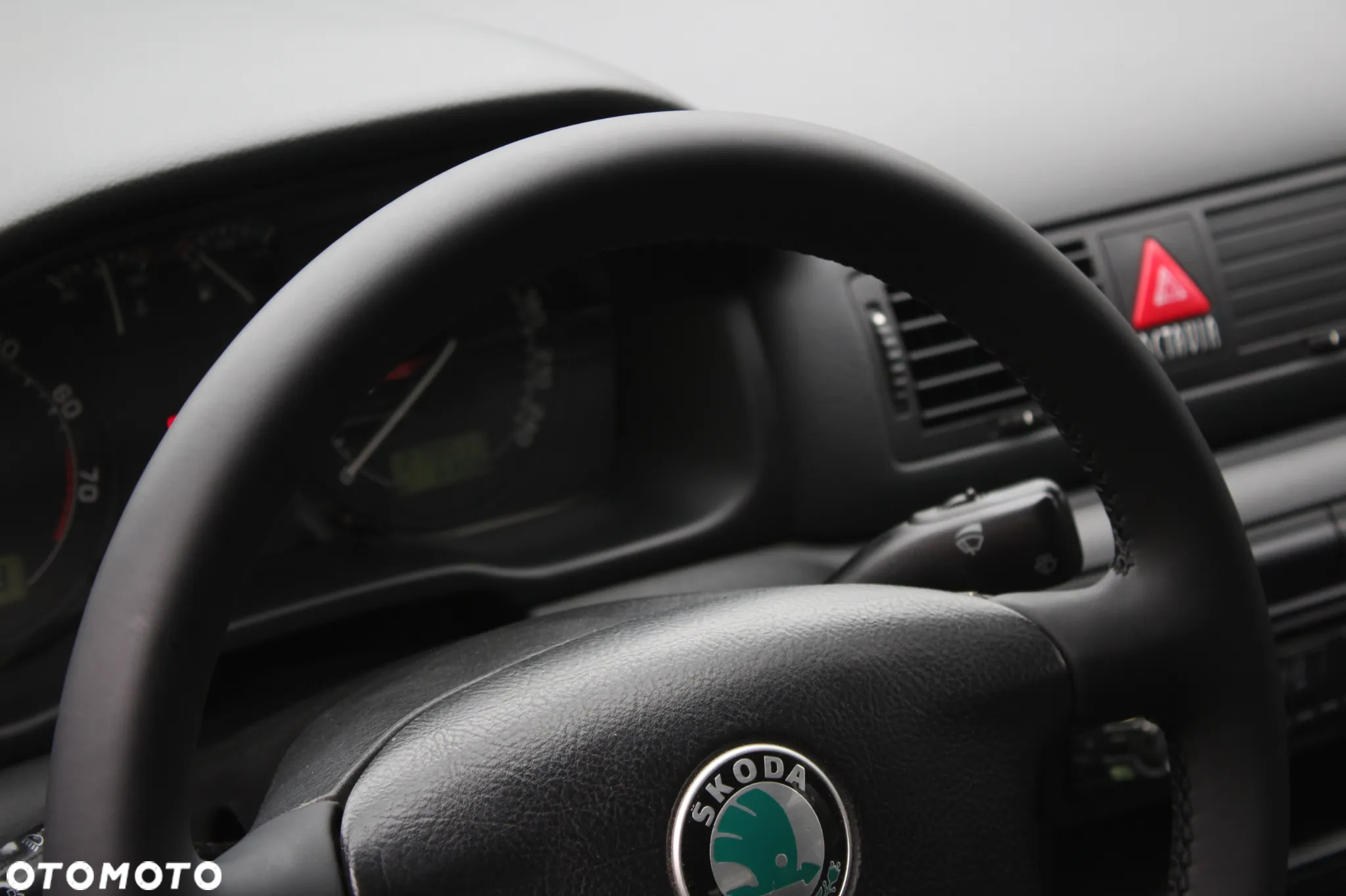 Skoda Octavia 1.6 Tour - 29