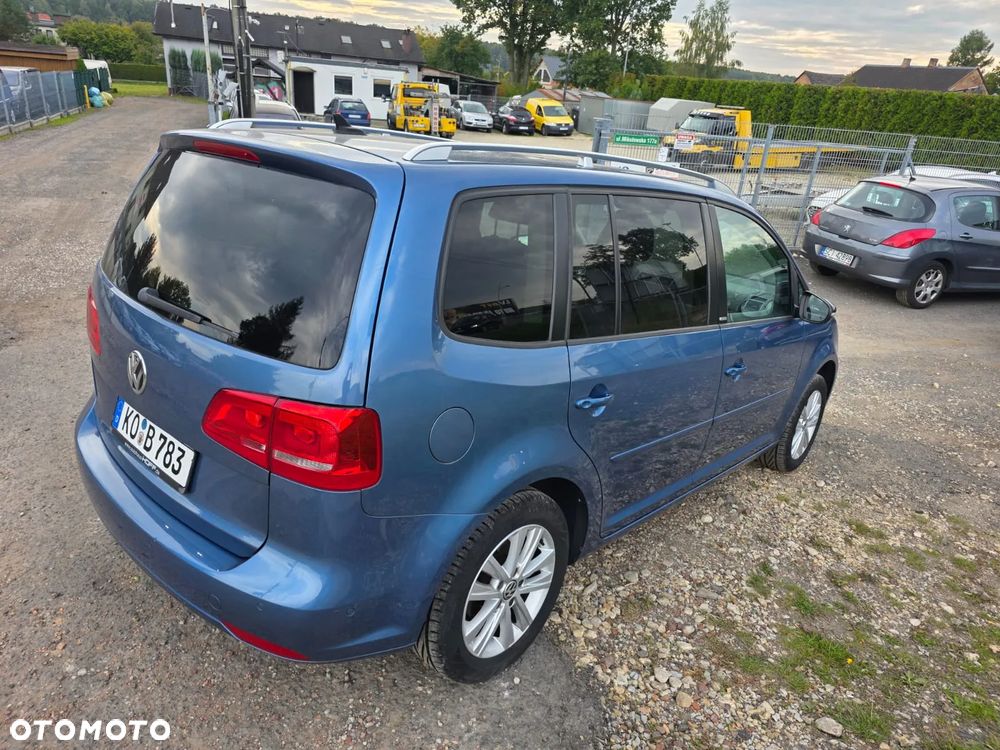 Volkswagen Touran - 4