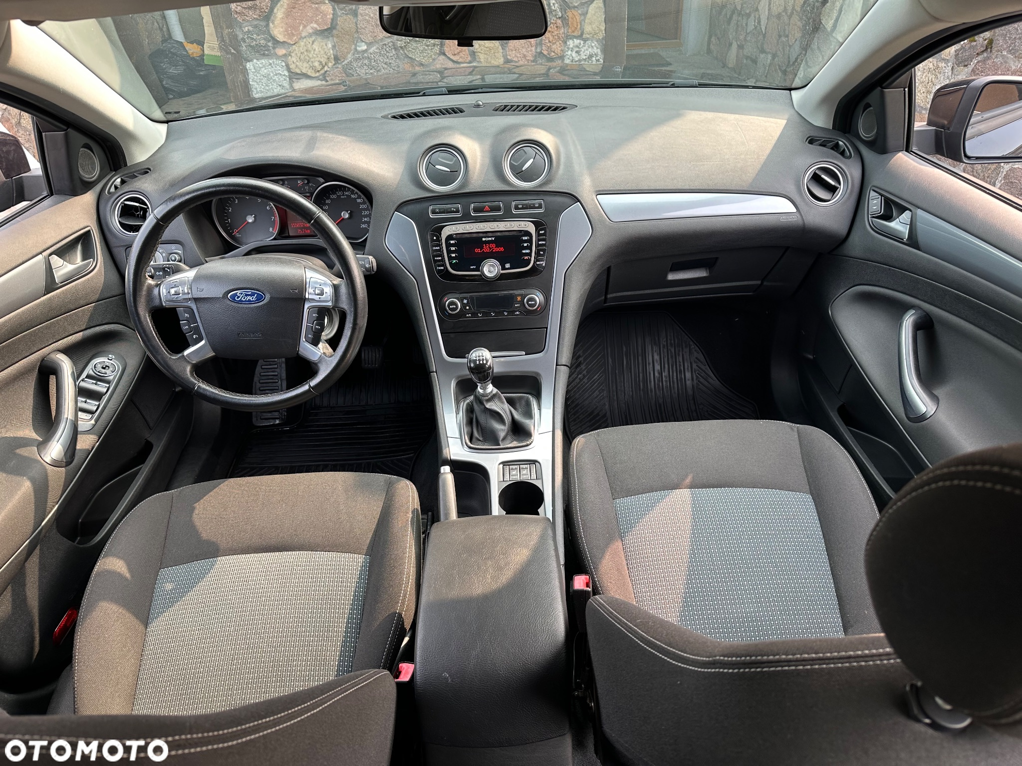 Ford Mondeo 1.6 T Ghia - 11