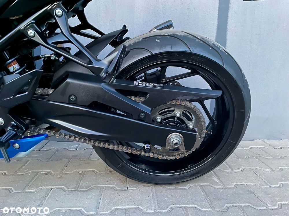 Suzuki GSX - 15