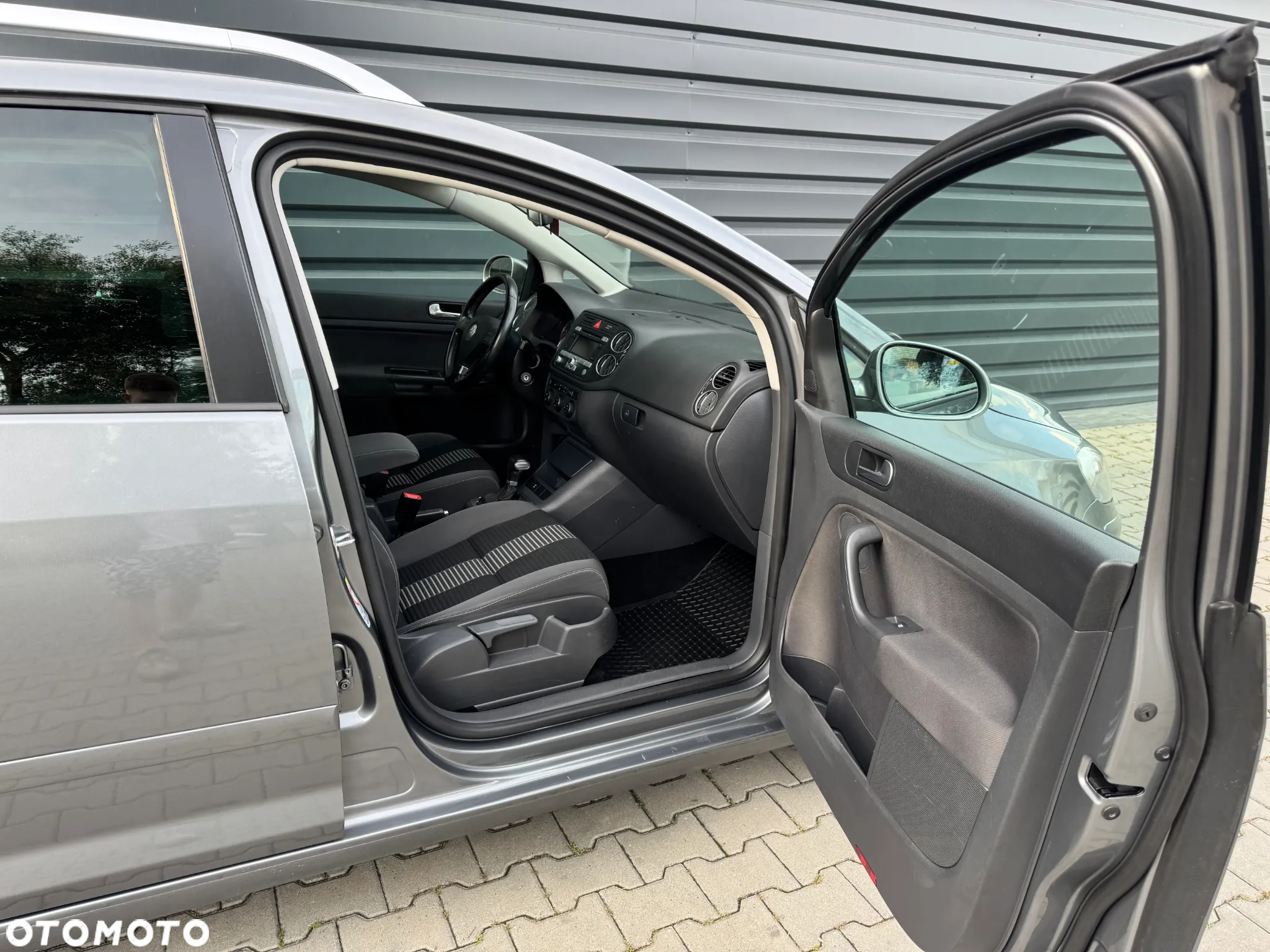Volkswagen Golf 1.9 TDI DSG United - 5