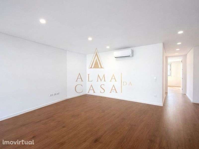 Apartamento T2 |  Novo | Varanda | 2 l. Garagem | Rio Tinto - Grande imagem: 2/8