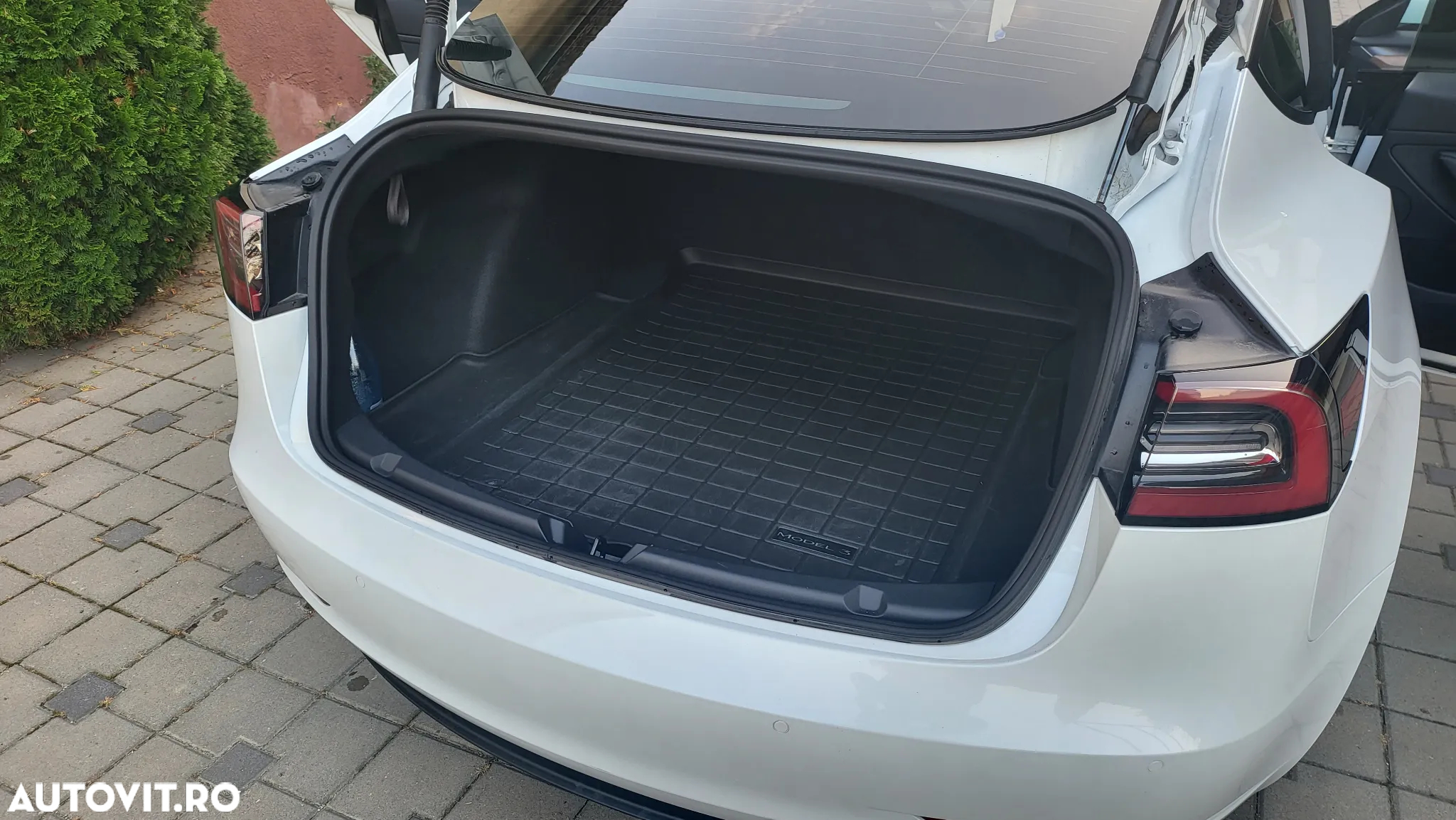 Tesla Model 3 Langstreckenbatterie Allradantrieb Dual Motor Performance - 16