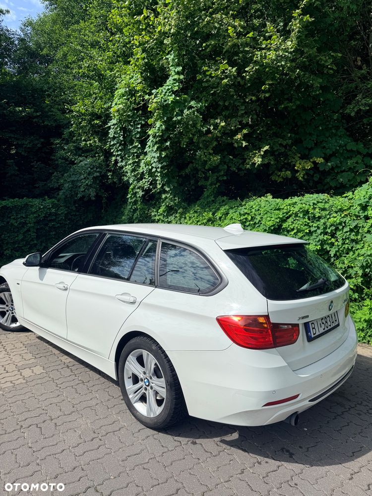 BMW Seria 3 320i xDrive - 4