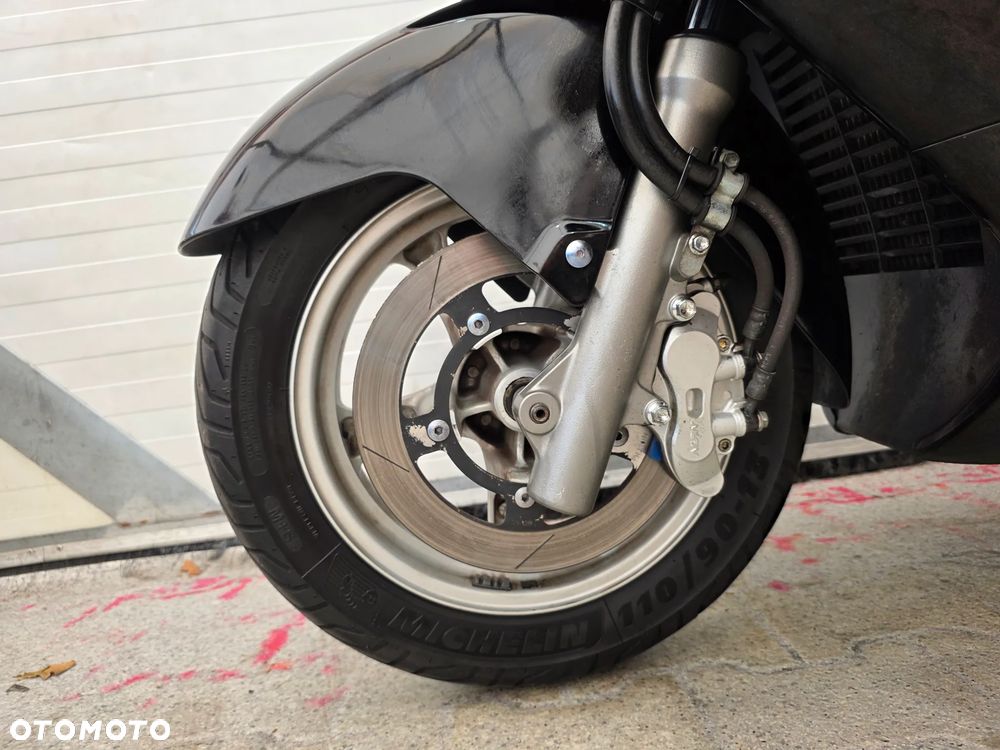 Suzuki Burgman - 13