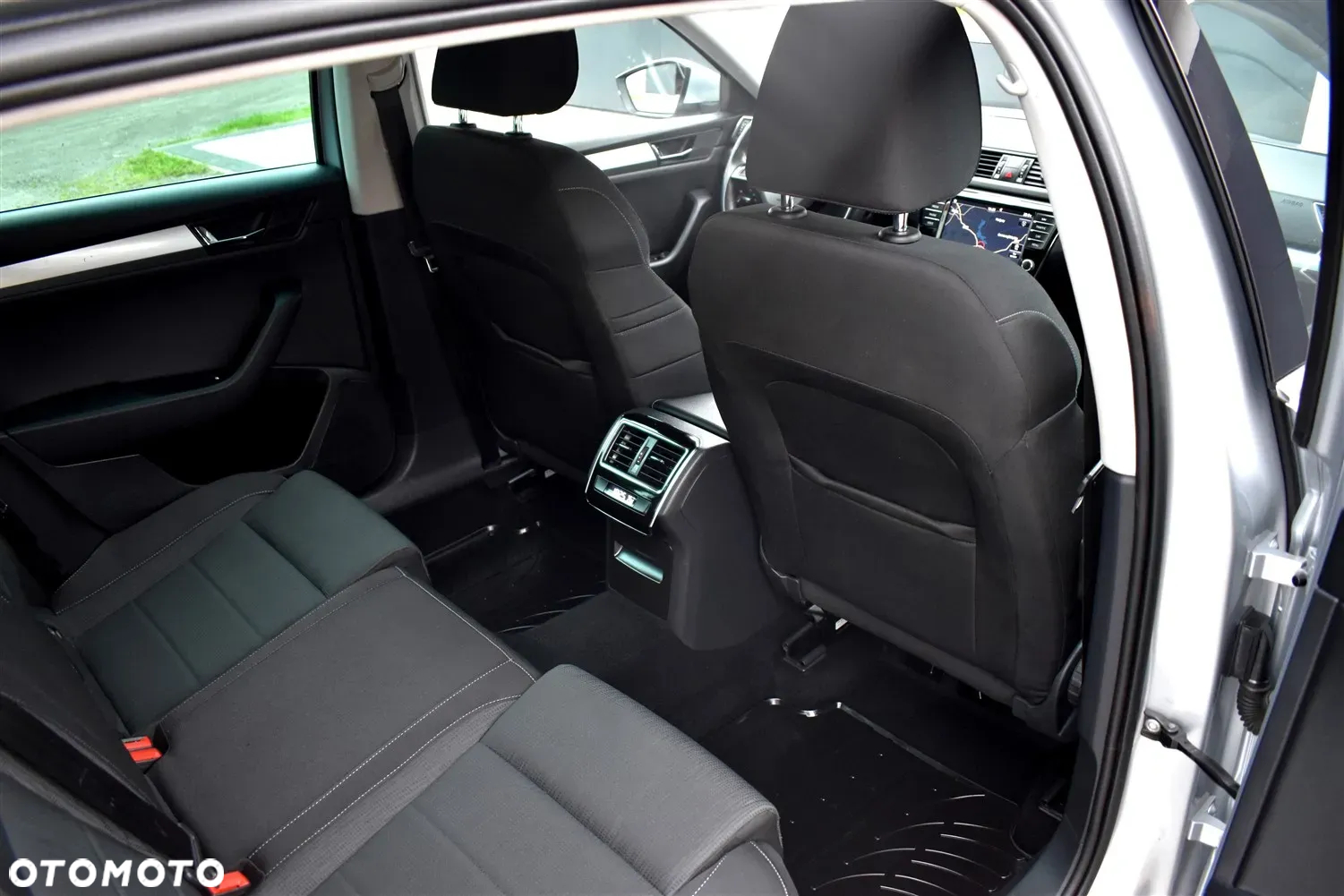 Skoda Superb Combi 2.0 TDI DSG Ambition - 21
