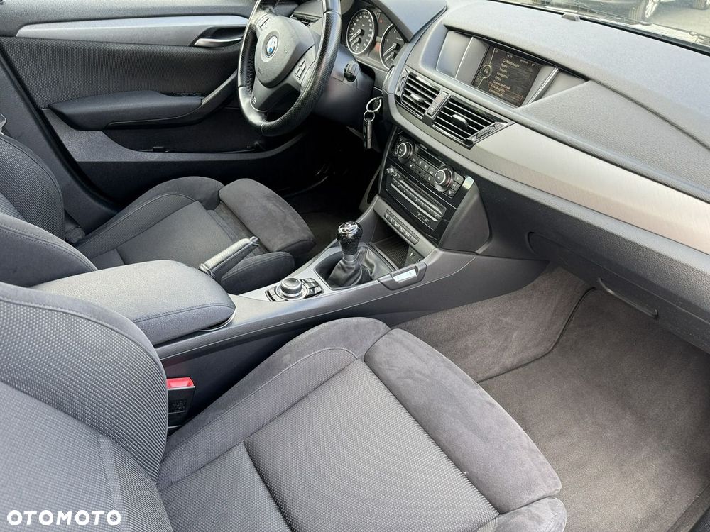 BMW X1 xDrive18d Sport Line - 30