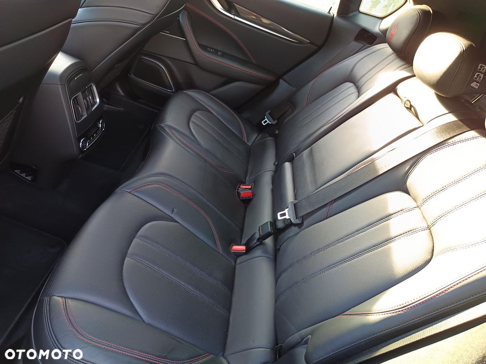 Maserati Levante S Q4 - 12