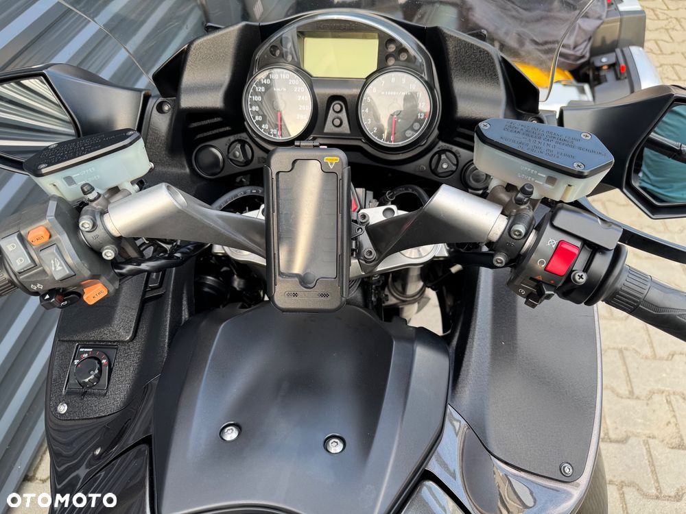Kawasaki GTR - 10