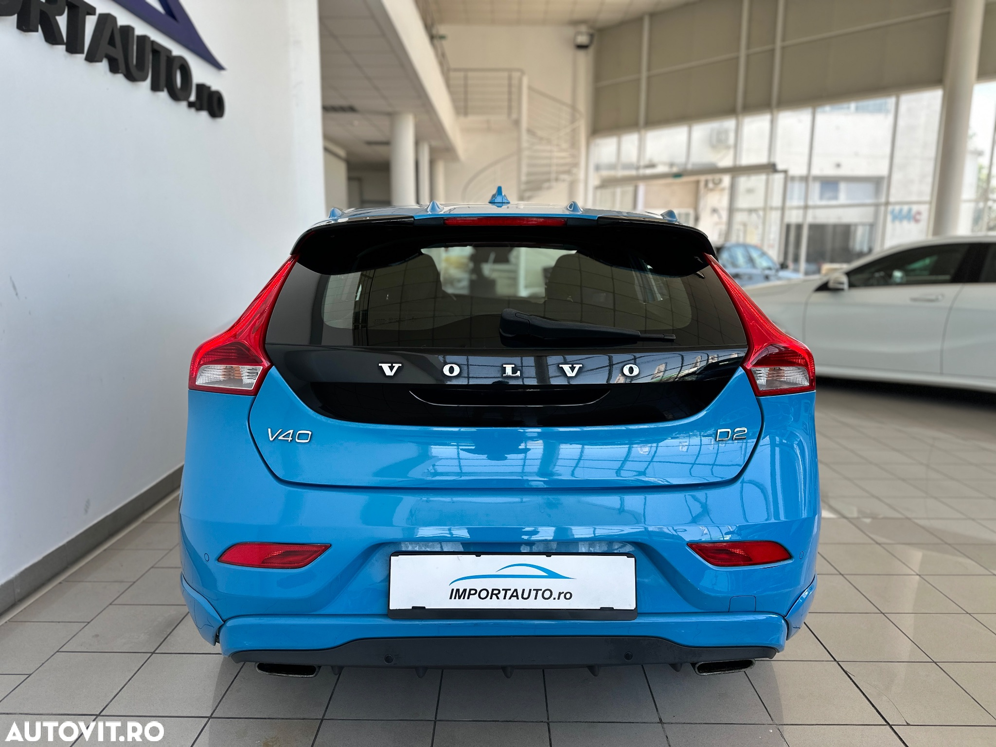 Volvo V40 D2 R-Design - 11