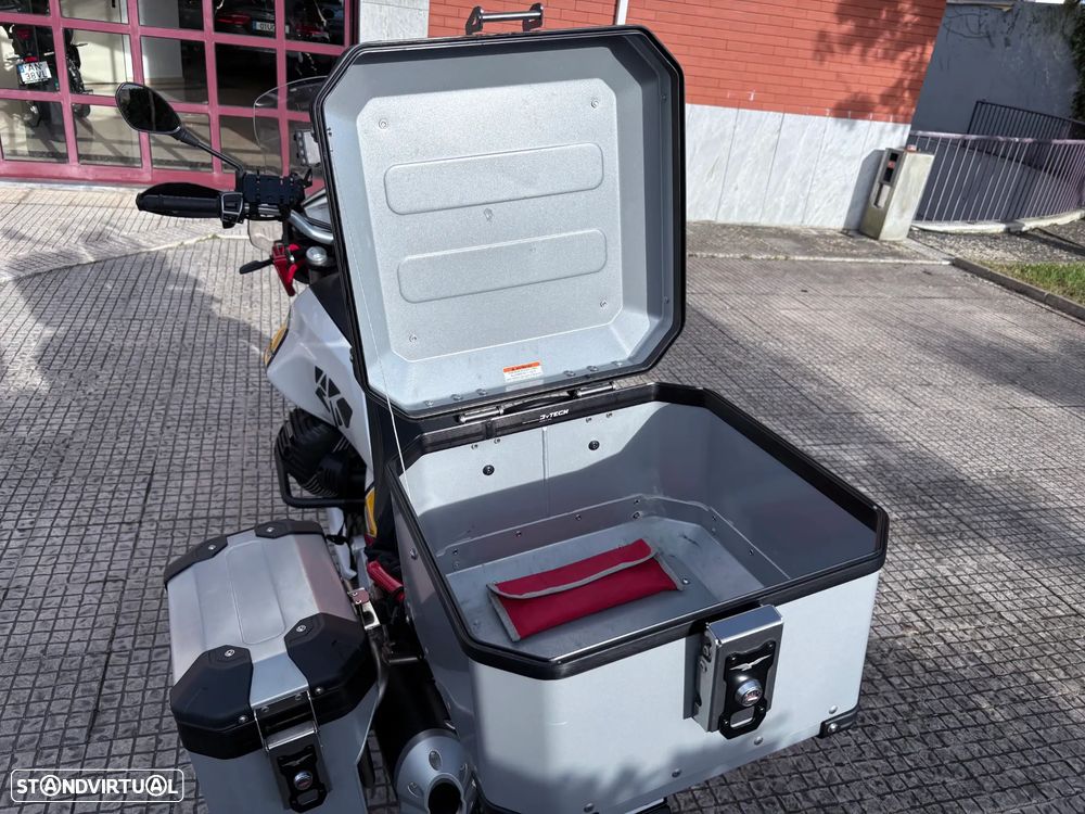 Moto Guzzi V85 TT - 31