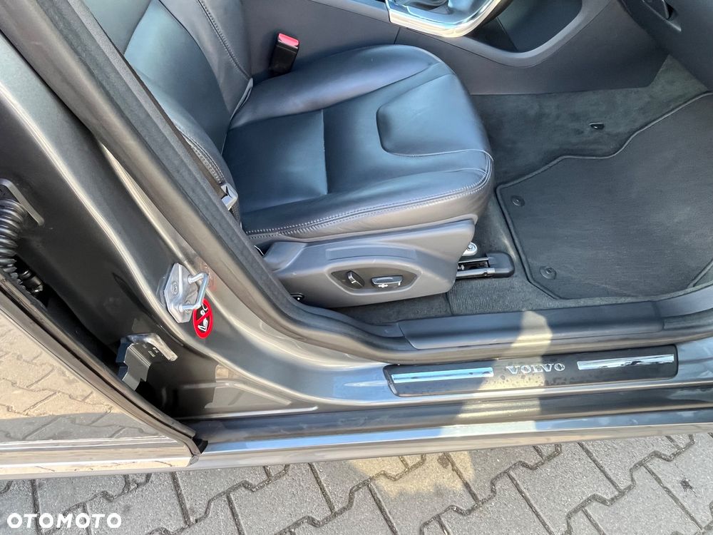 Volvo XC 60 D4 Geartronic Summum - 22