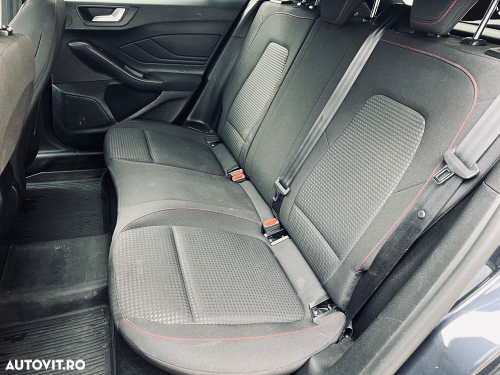 Ford Focus 1.5 EcoBoost ST Line Business - 23