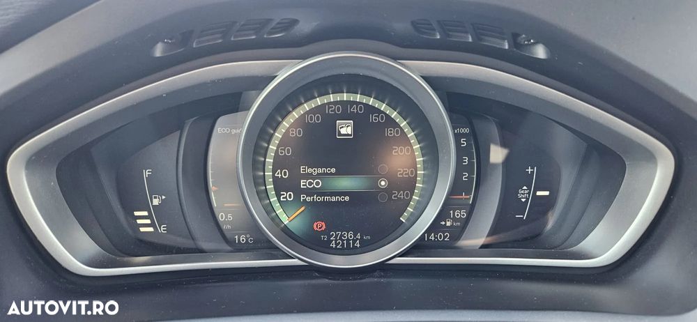Volvo V40 D2 Momentum - 17
