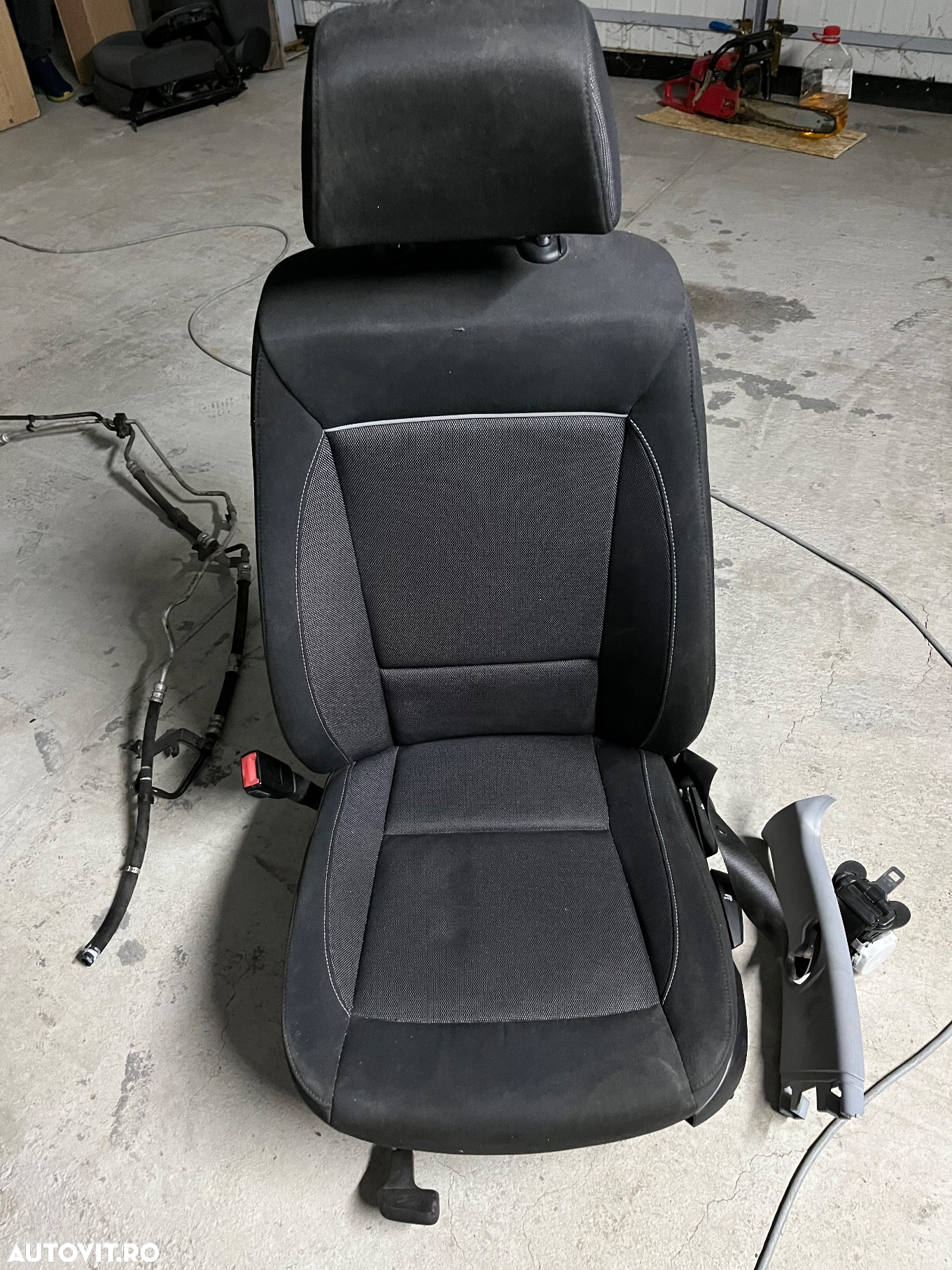 Dezmembram bmw seria 1 E87 2011 2.0 diesel - 5