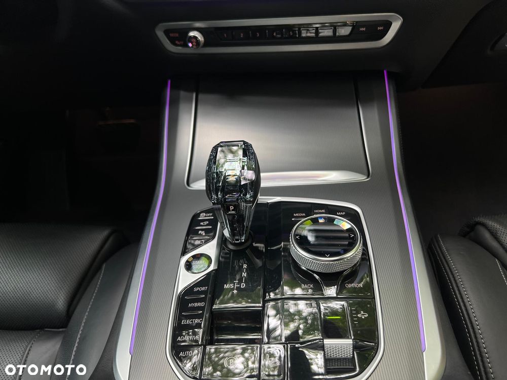 BMW X5 xDrive45e - 11