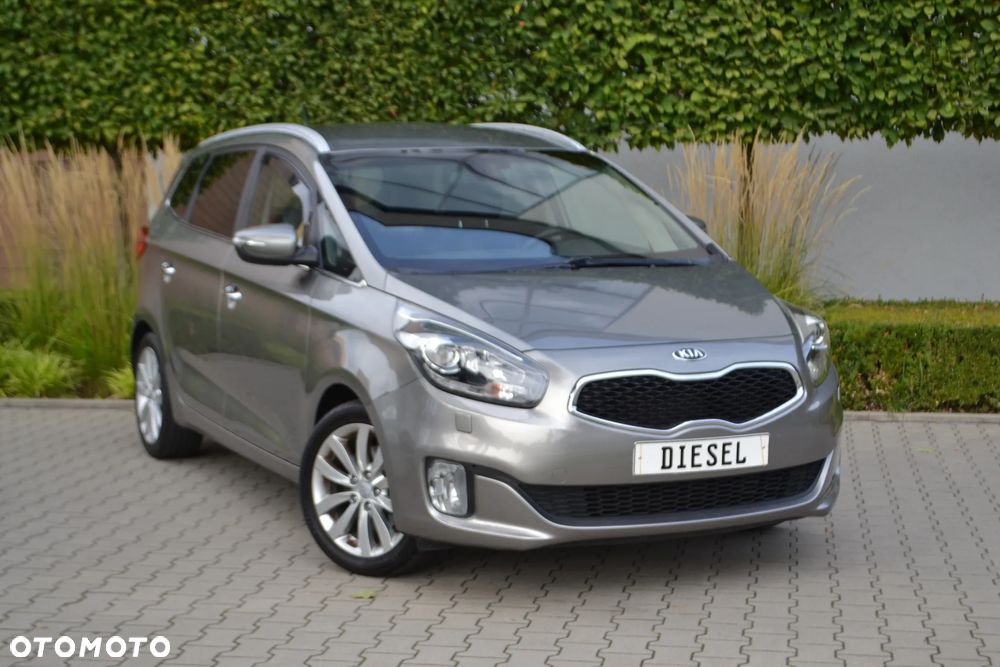 Kia Carens - 2