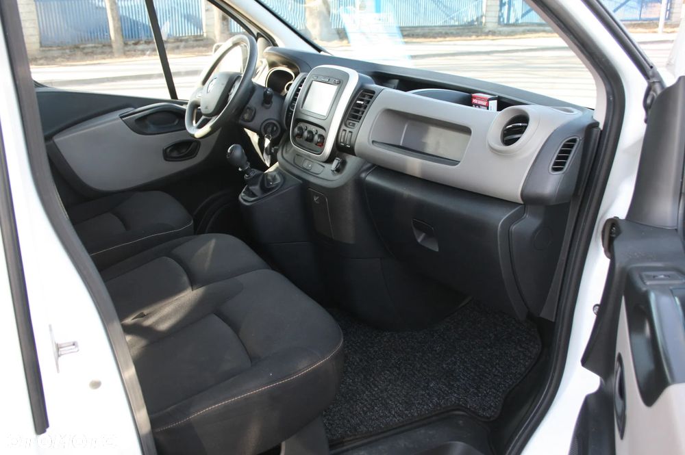 Renault TRAFIC - 9