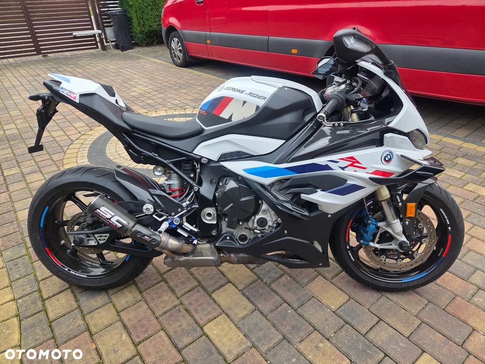 BMW S
