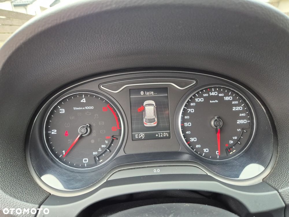 Audi A3 Sportback 1.6 TDI DPF Ambiente - 19