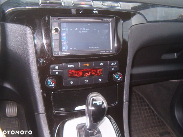 Ford Galaxy - 25