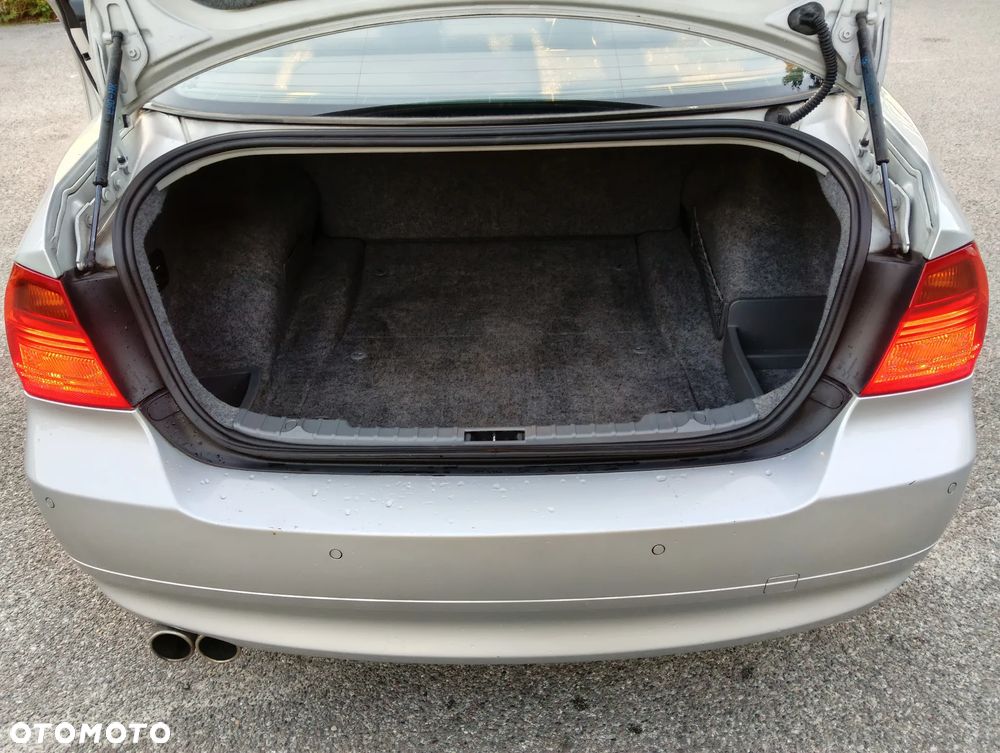 BMW Seria 3 320i - 16