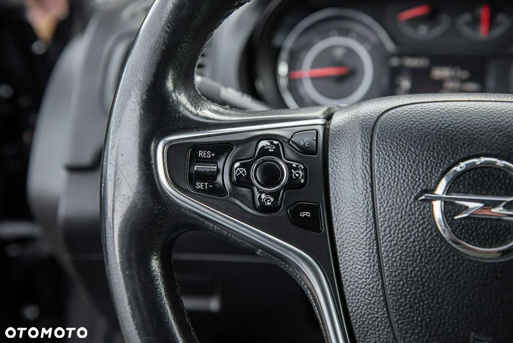 Opel Insignia - 23