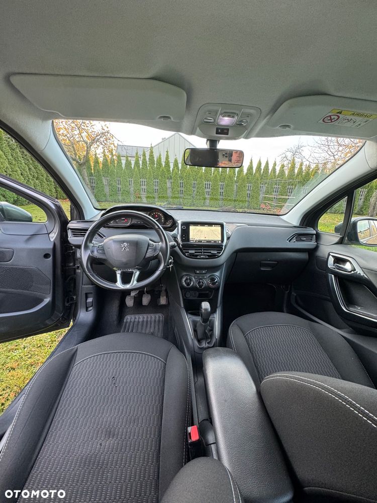 Peugeot 208 - 25