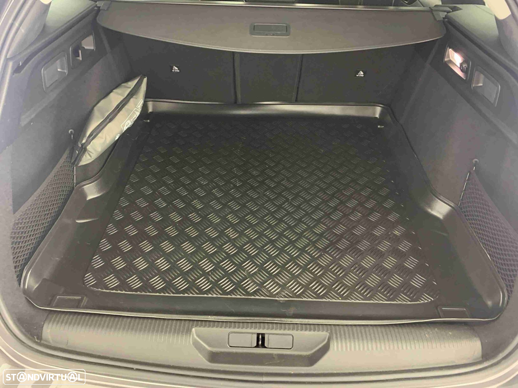 Peugeot 308 SW 1.5 BlueHDi Allure EAT8 - 14