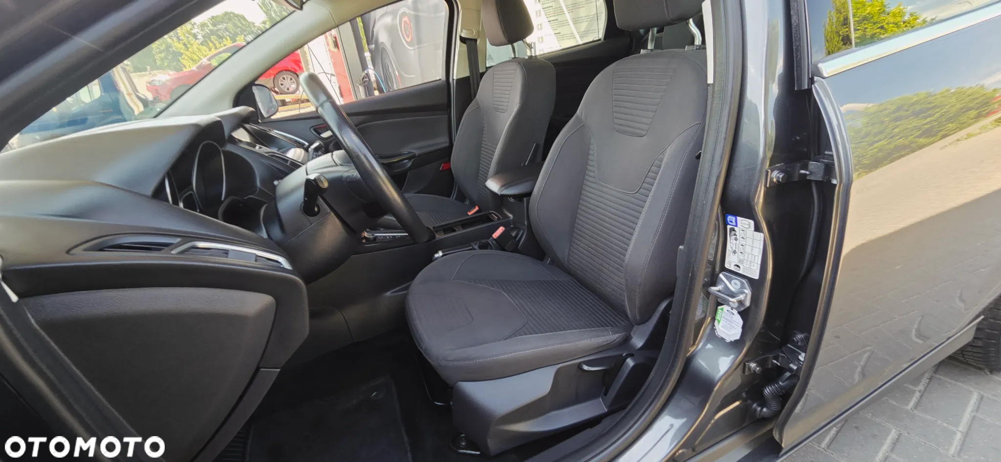 Ford Focus Turnier 1.6 EcoBoost Start-Stopp-System Titanium - 26