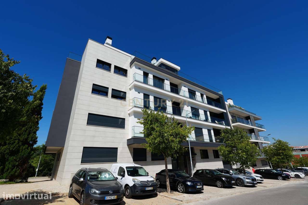 Novo Duplex T2 com Potencial para T3 e Terraço Privativo de 95m² - Grande imagem: 4/61
