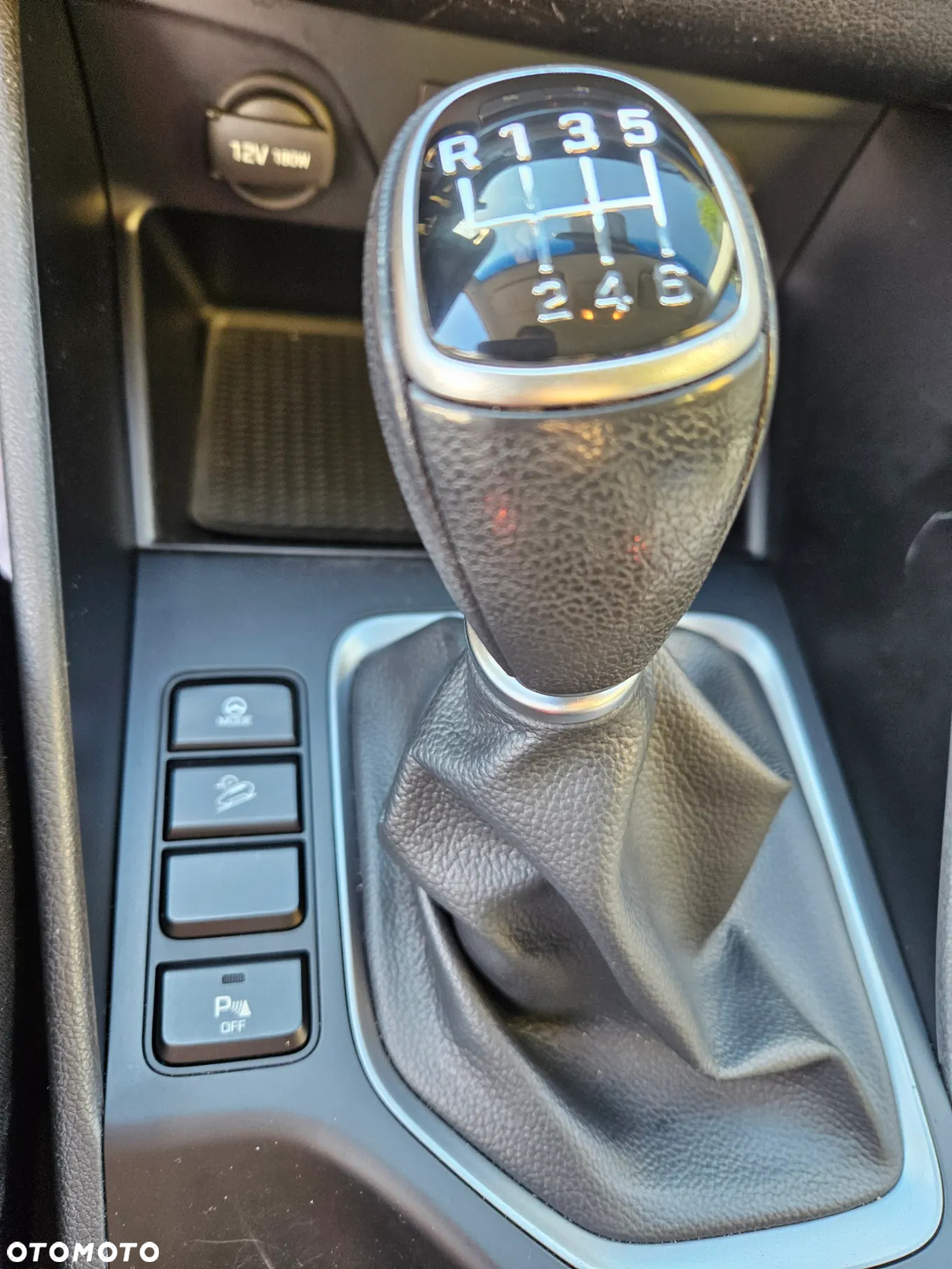 Hyundai Tucson 1.6 GDI BlueDrive GO 2WD - 26