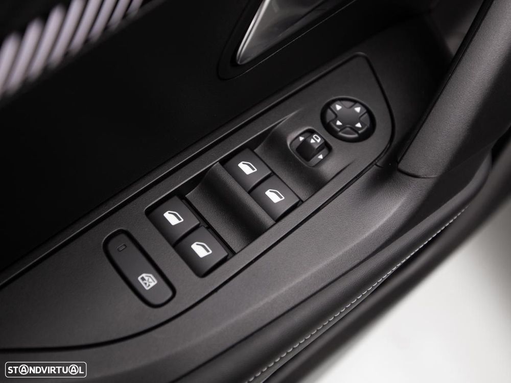 Peugeot 2008 PureTech 130 EAT8 Allure - 14