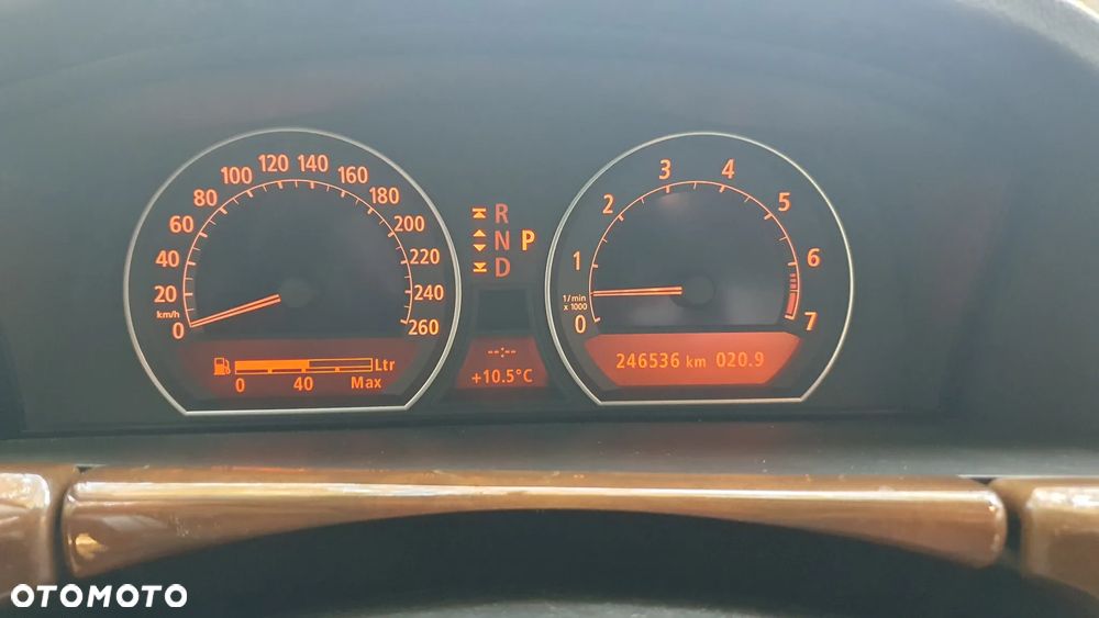 BMW Seria 7 740i - 11