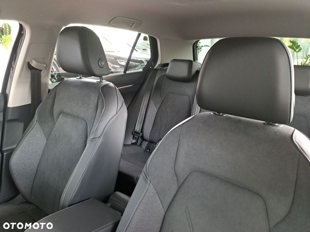 Volkswagen Golf - 12